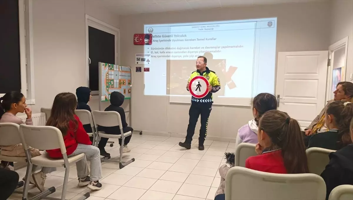 Karamürsel\'de Çocuklara Trafik Eğitimi Veriliyor