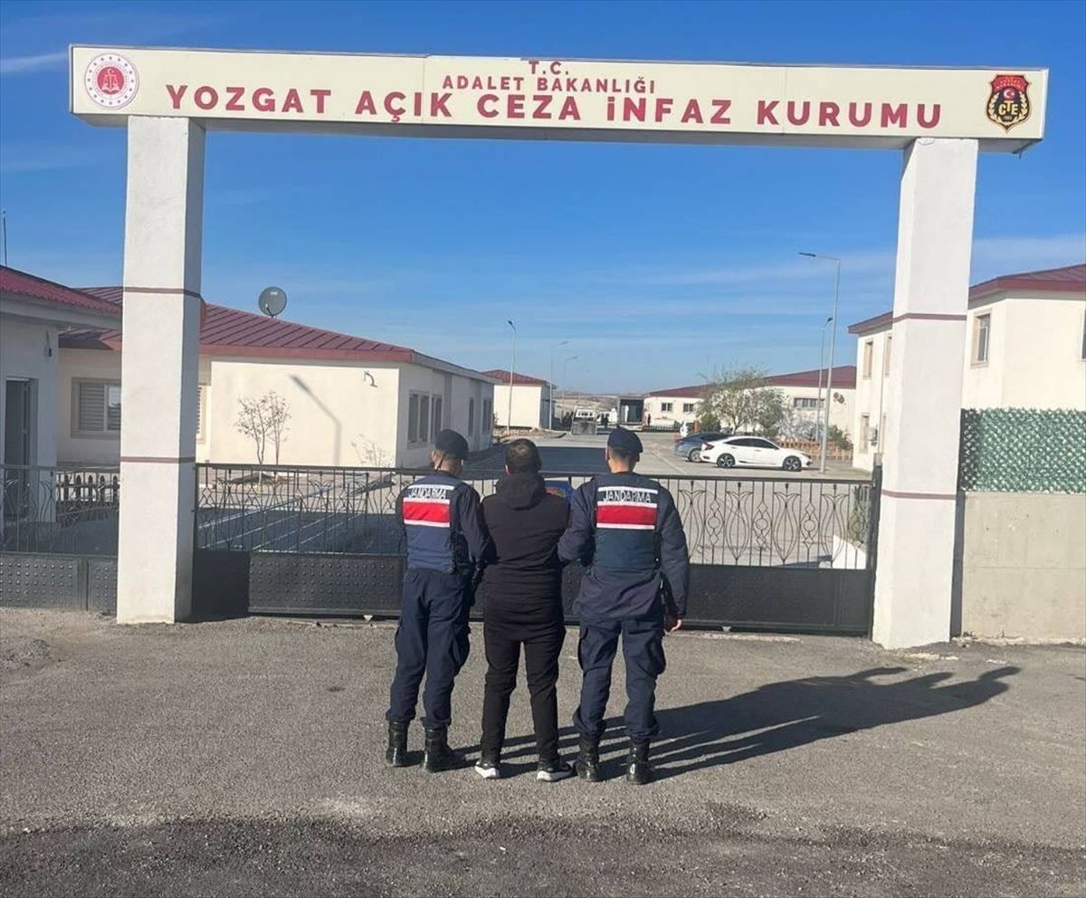 Kırşehir\'de İki Firari Yakalandı