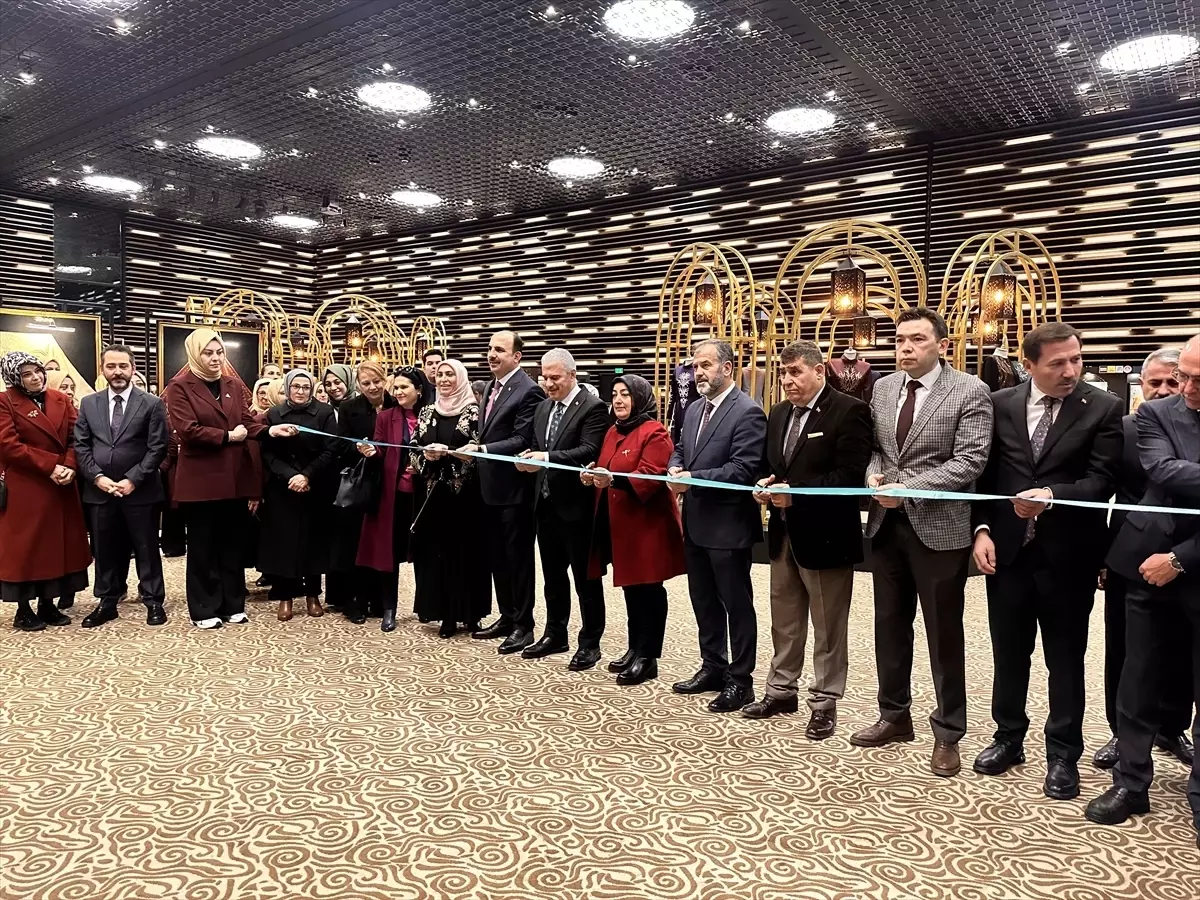 17. Altın Dokunuşlar Sergisi ve Gazze Kermesi Açıldı