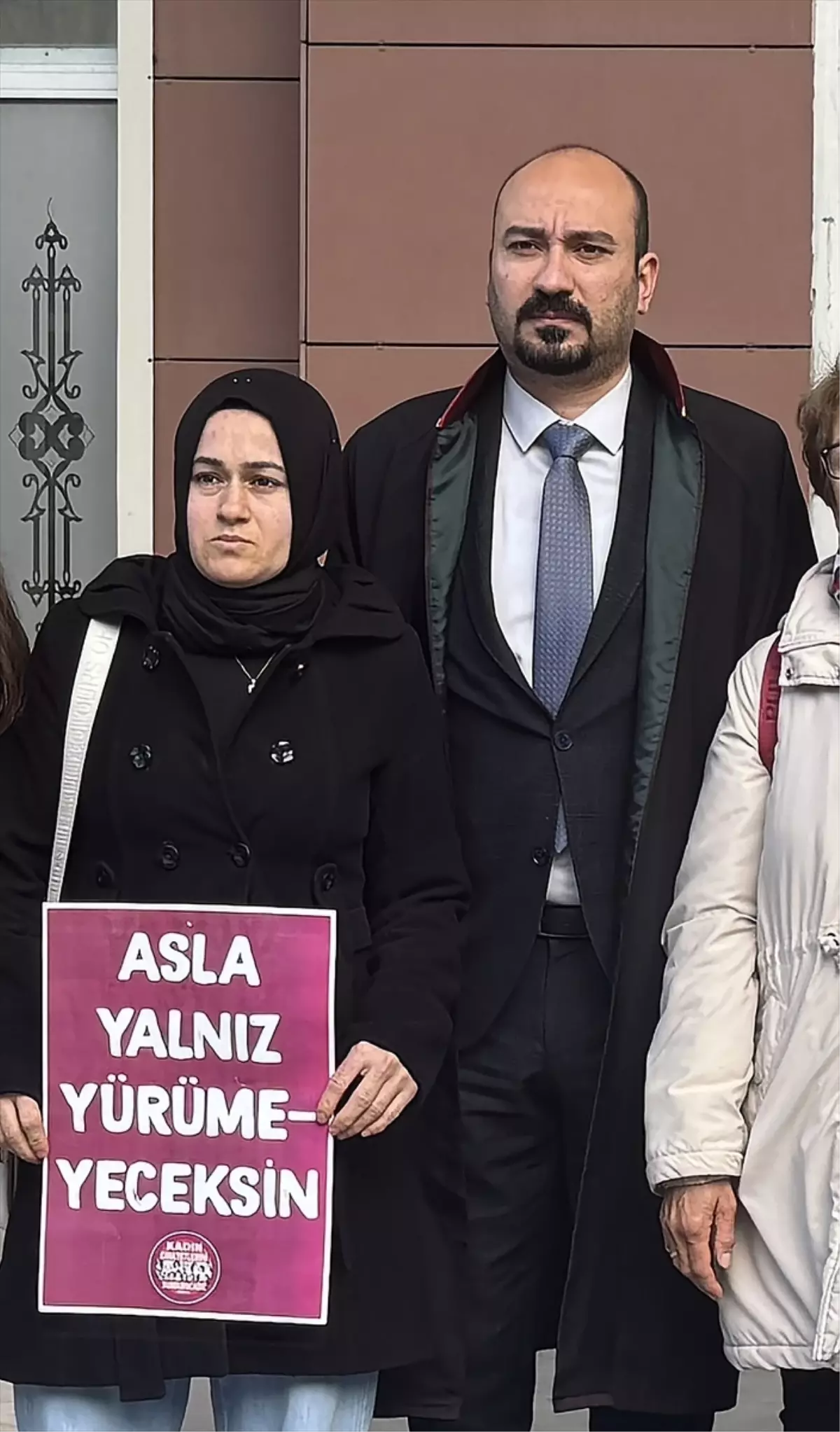 Boşanma Aşamasındaki Eşini Bıçakladı