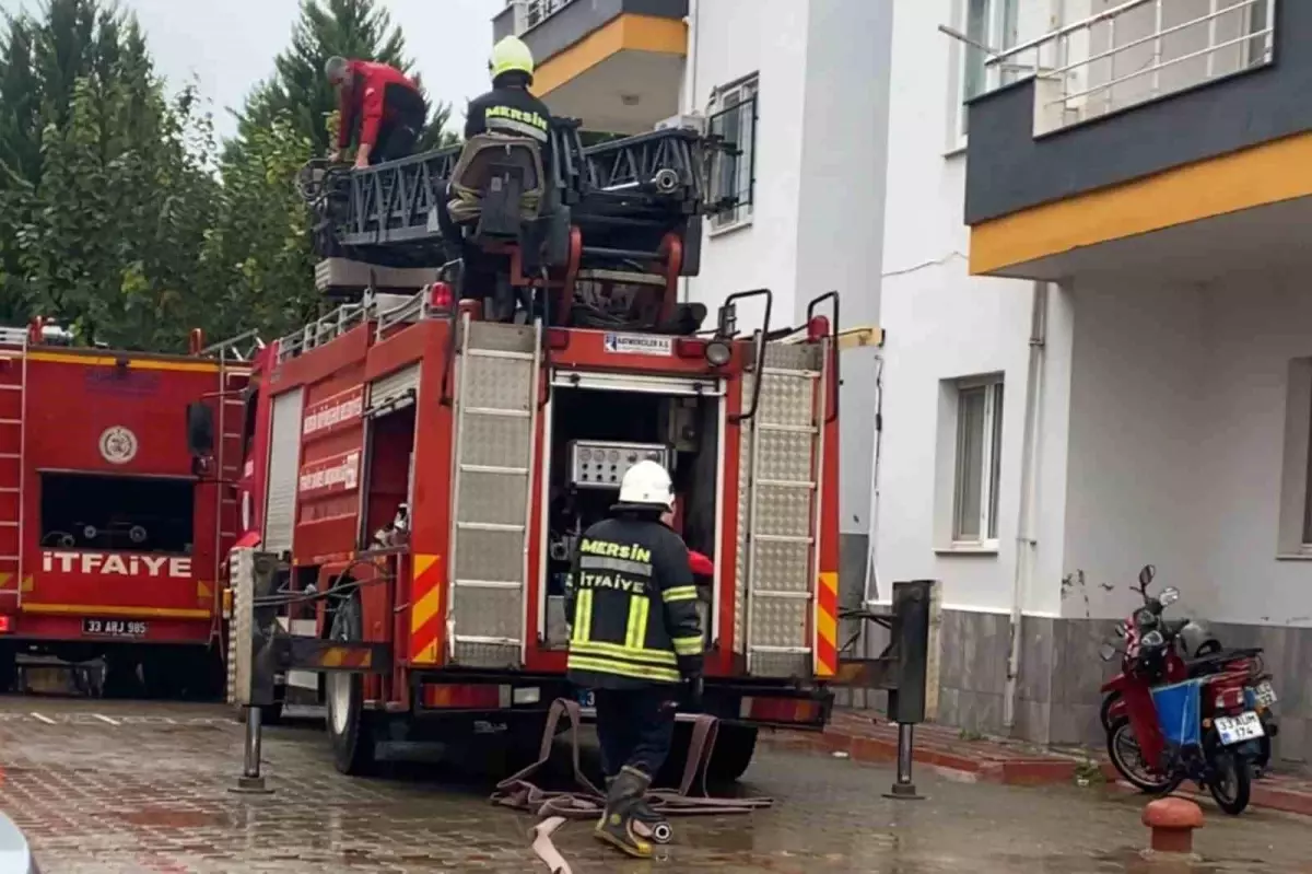 Mersin\'de İki Farklı Ev Yangını