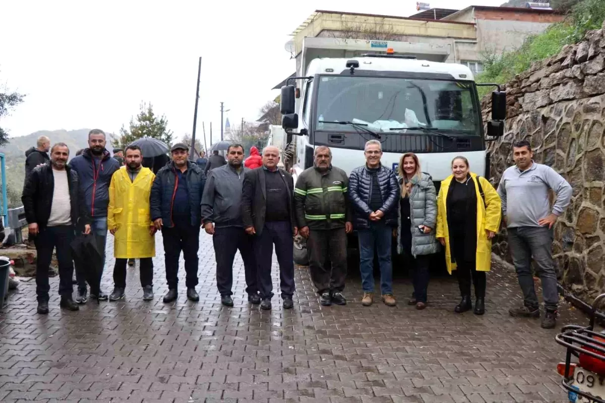Nazilli Belediyesi Işıklar Mahallesi\'nde 5 bin ağaç fidanı dağıttı