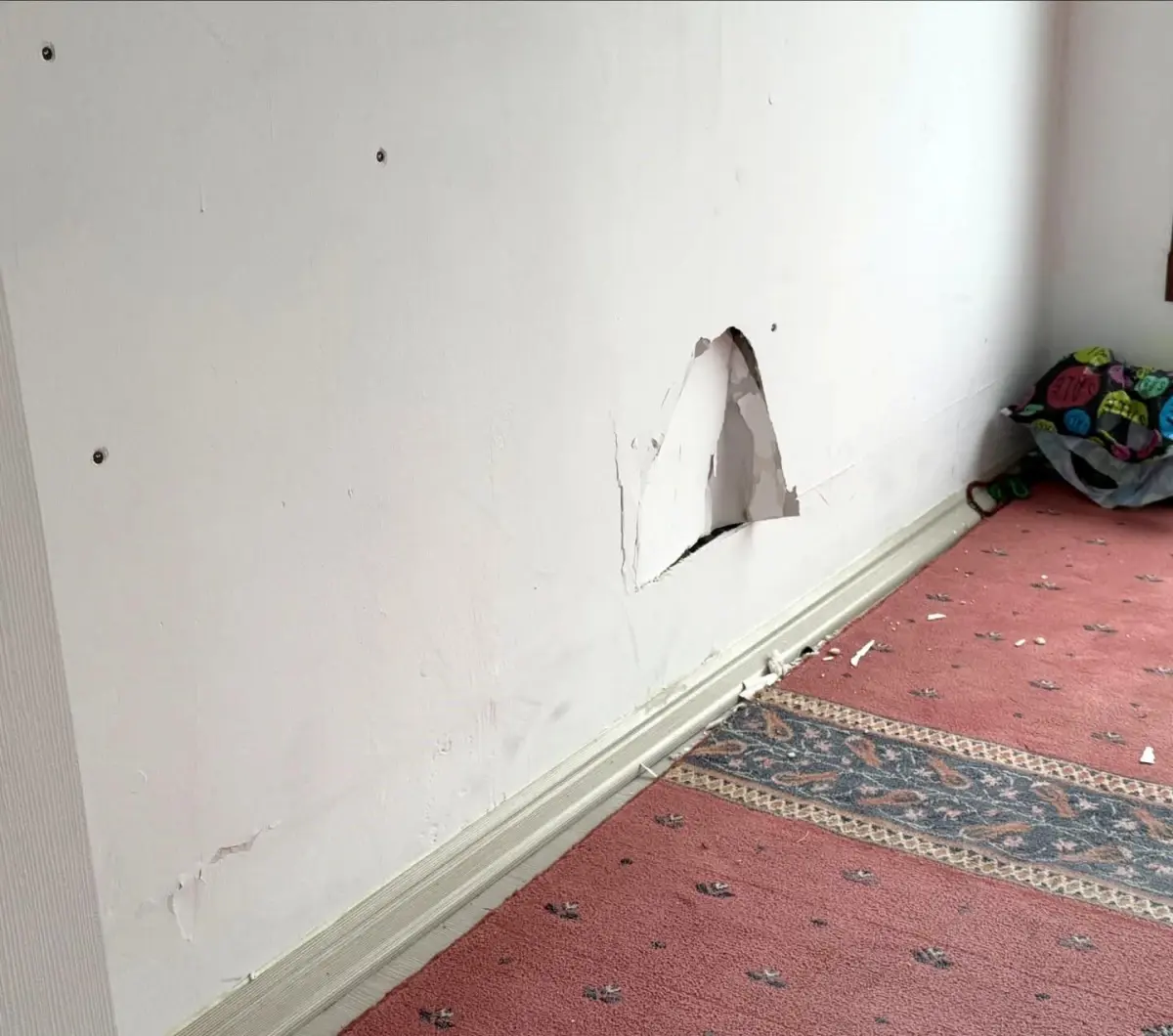 Taşova\'da millet bahçesinde mescit duvarı tahrip edildi