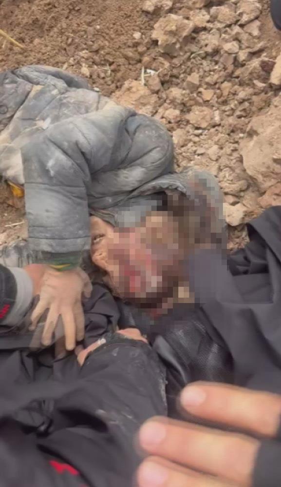 Türkiye bu olayı konuşuyor! İşte 3 gün boyunca toprakta gömülü kalan çocuğun ilk sözleri Türkiye bu olayı konuşuyor! İşte 3 gün boyunca toprakta gömülü kalan çocuğun ilk sözleri