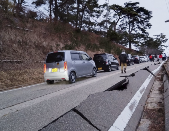 Ülkeyi 7.5'lik deprem vurdu! Ne bir can kaybı var, ne de yıkılan bir bina Ülkeyi 7.5'lik deprem vurdu! Ne bir can kaybı var, ne de yıkılan bir bina
