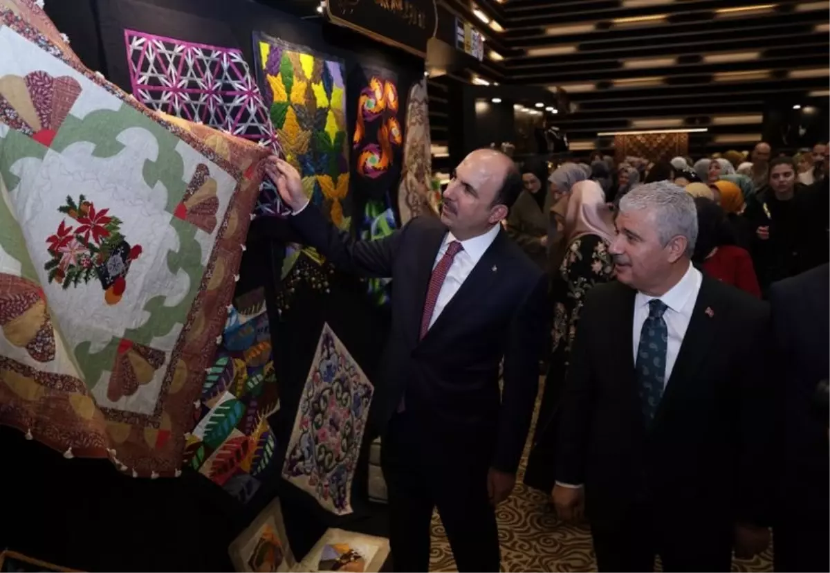 Vali Akın İle Başkan Altay 17. Altın Dokunuşlar Festivali\'ni Ve Gazze Kermesi\'ni Açtı