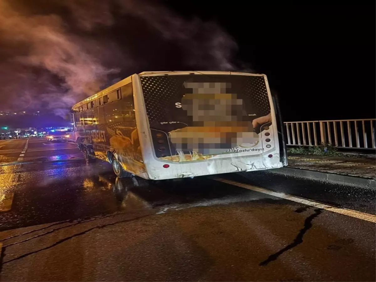 Kozlu\'da Özel Halk Otobüsü Yandı