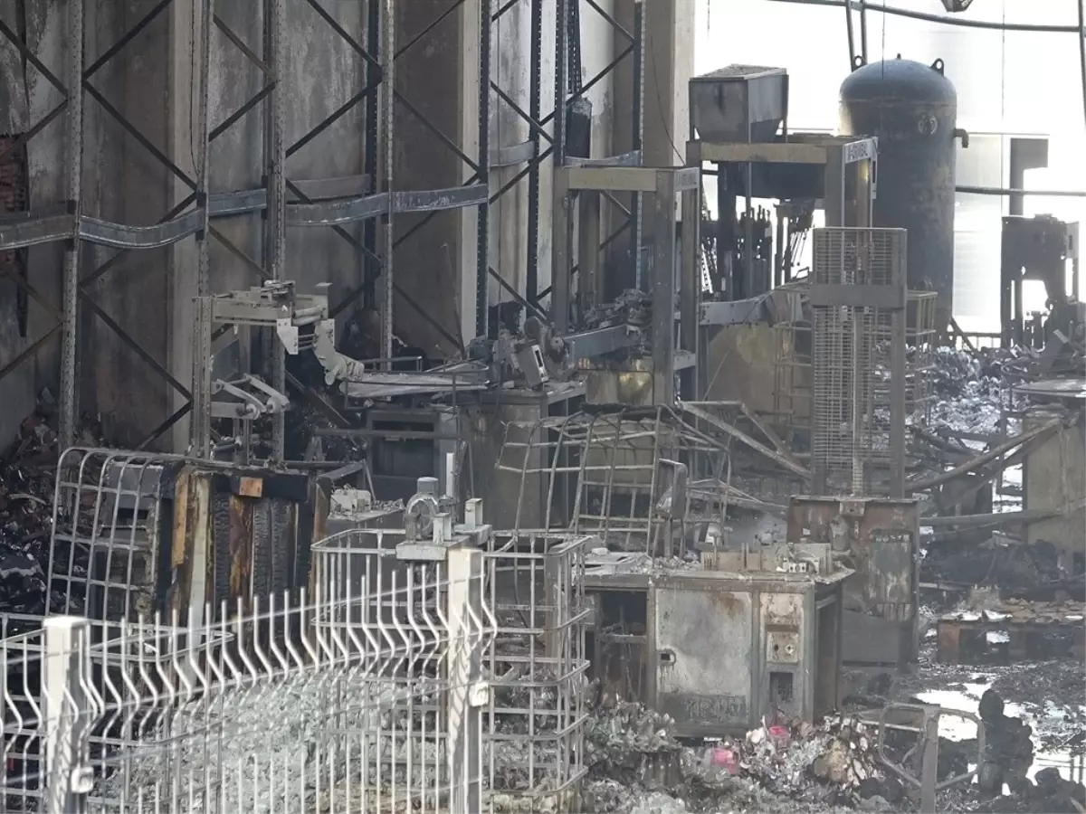 7 kişinin öldüğü fabrika yangınında bilirkişi raporu: Uygunsuz üretim, kaçak kat, eksik denetim