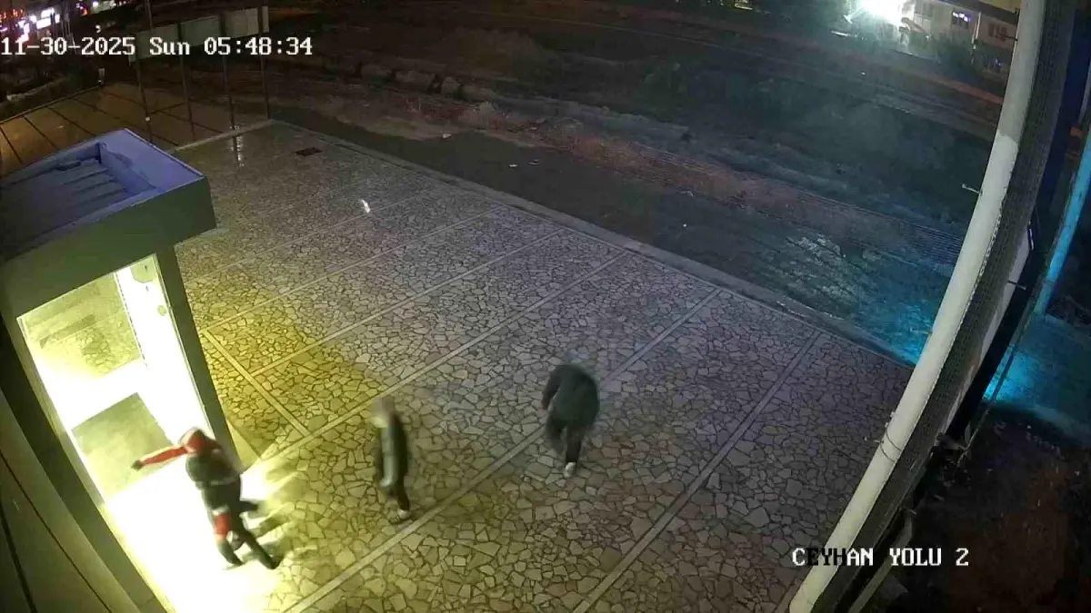 Bu çocuklar 14-15 yaşlarında! Beğendikleri motosikletleri saniyeler içinde çaldılar