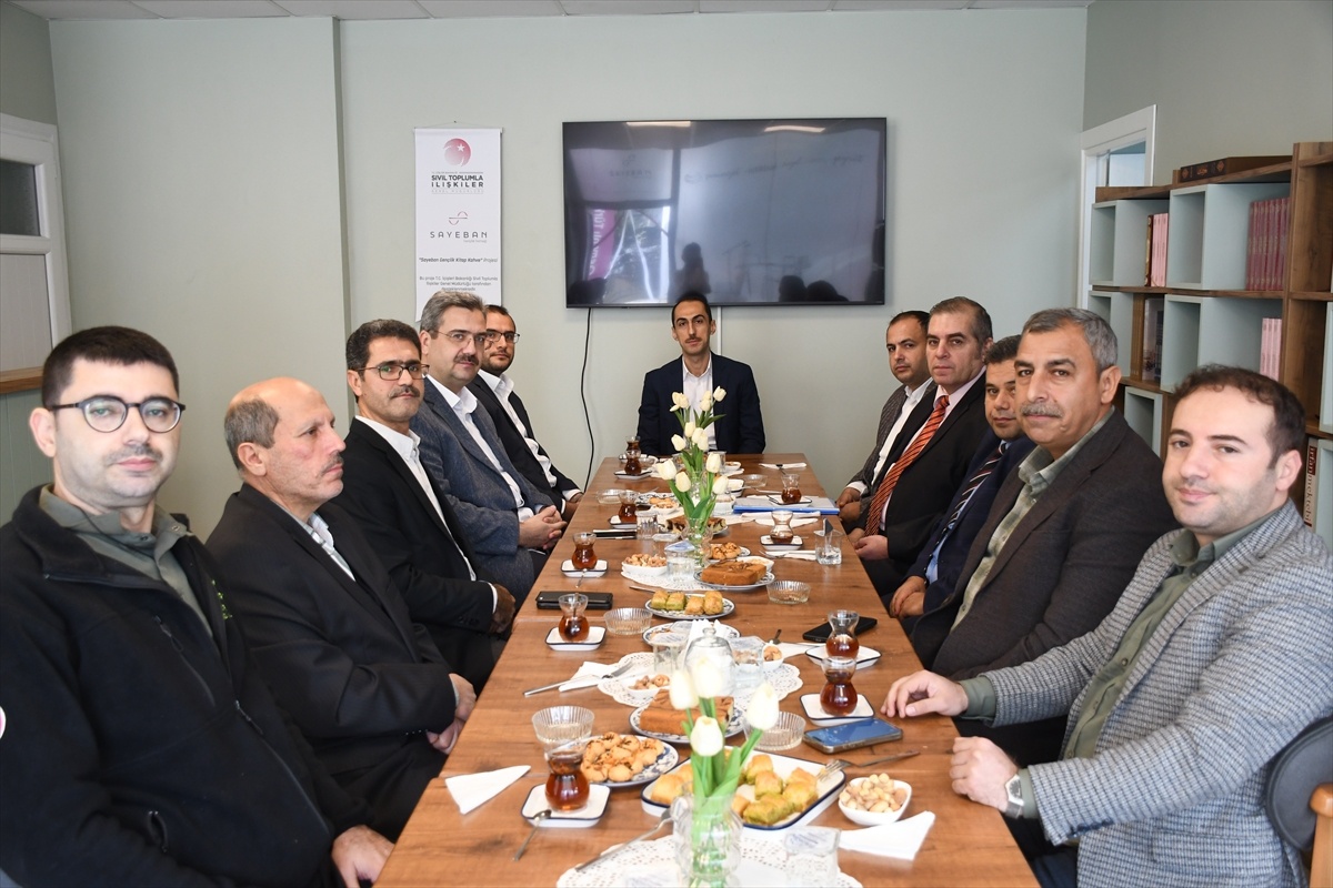 Adana\'da Gençlik Kitap Kahve Projesi Açıldı