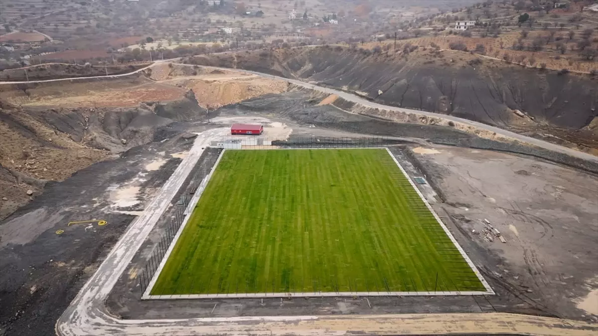 Mardin\'e Yeni Çim Saha