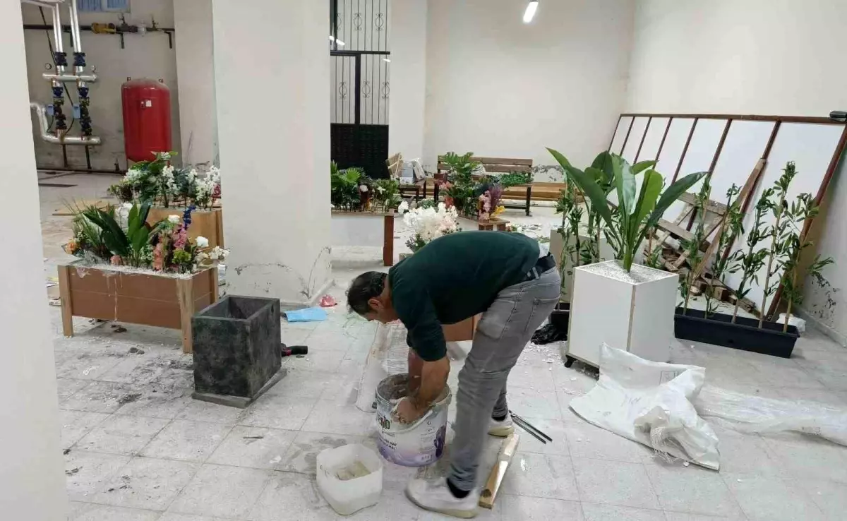 Atık Malzemelerle Okula Katkı