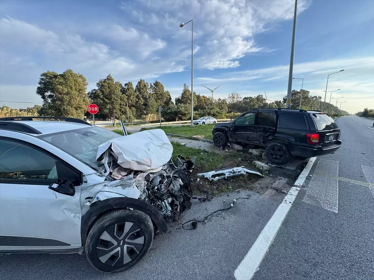 Söke\'de Kaza: 3 Yaralı