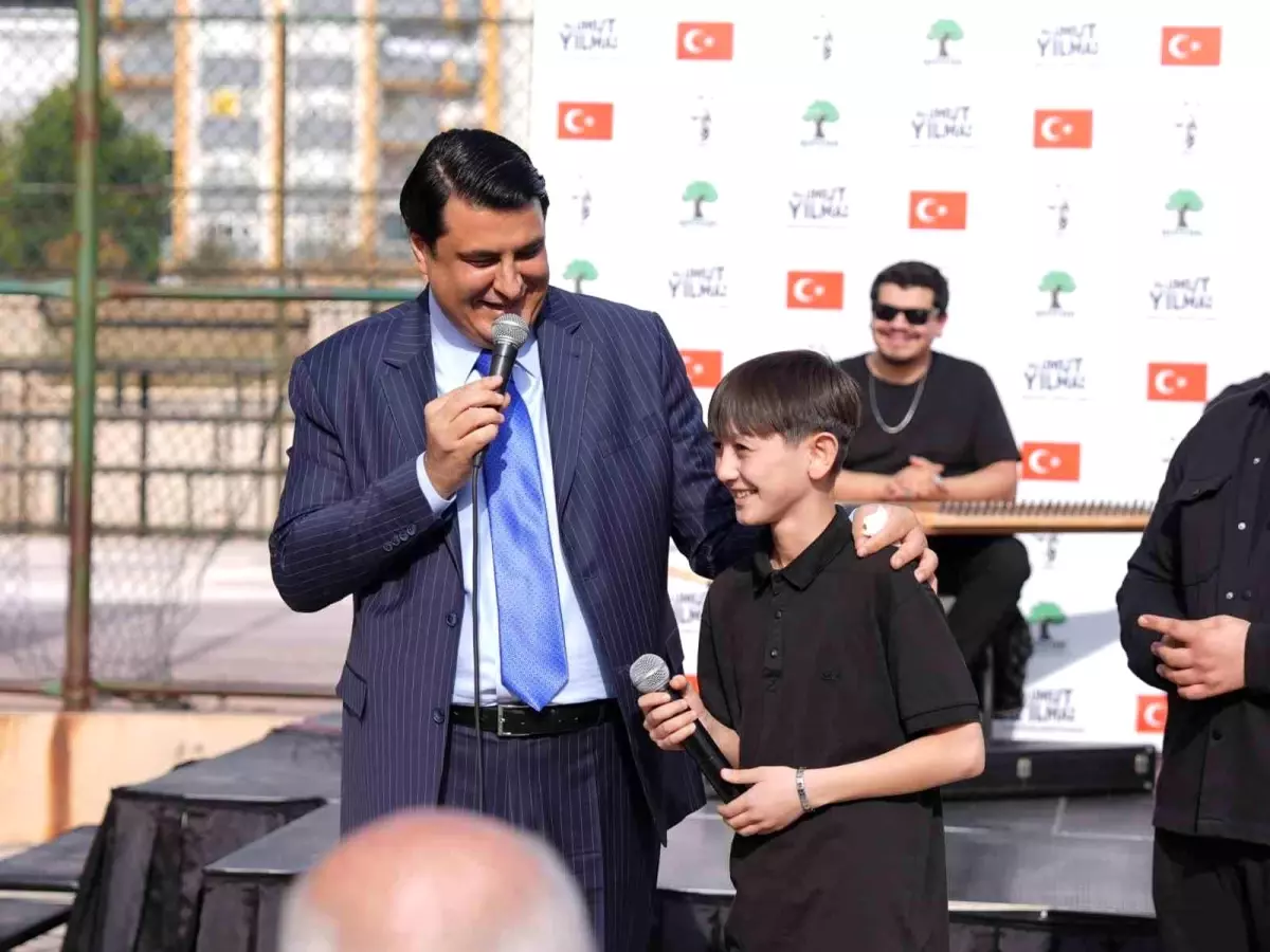 Başkan Yılmaz gençlerle bir arada