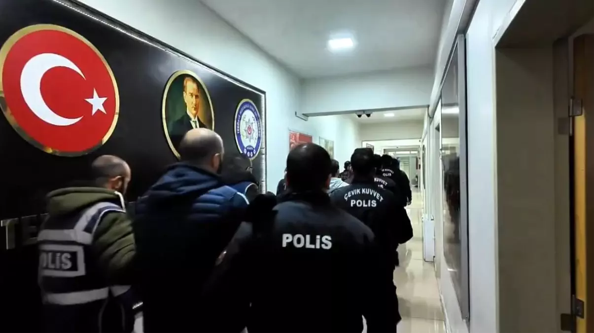 Bingöl merkezli terör operasyonu: 12 gözaltı