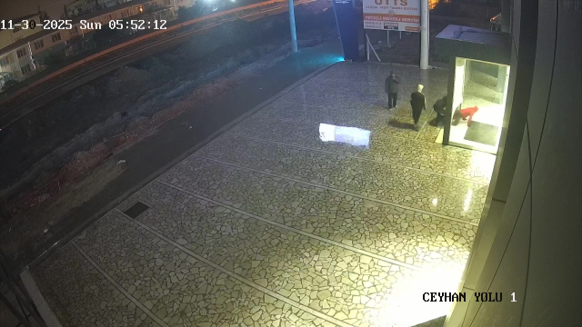 Bu çocuklar 14-15 yaşlarında! Beğendikleri motosikletleri saniyeler içinde çaldılar Bu çocuklar 14-15 yaşlarında! Beğendikleri motosikletleri saniyeler içinde çaldılar