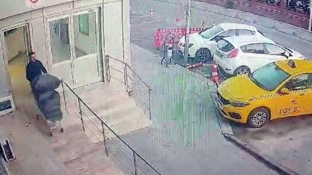 Büyükçekmece Adliyesi'ndeki soygunda gözaltı sayısı 12'ye yükseldi Büyükçekmece Adliyesi'ndeki soygunda gözaltı sayısı 12'ye yükseldi