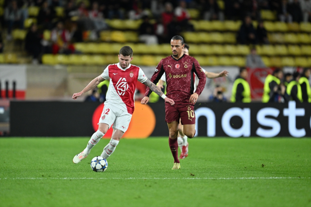 Fransızlardan Galatasaraylı futbolcu için küstah manşet: Alay konusu oldu Fransızlardan Galatasaraylı futbolcu için küstah manşet: Alay konusu oldu