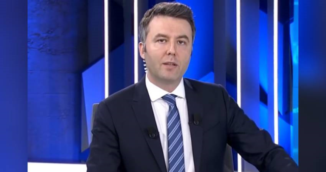 Gözaltındaki Mehmet Akif Ersoy'dan ilk görüntü Gözaltındaki Mehmet Akif Ersoy'dan ilk görüntü