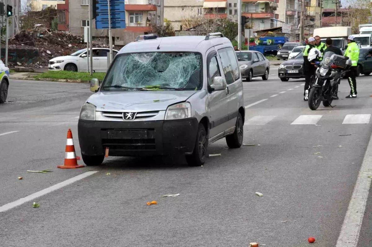 77 Yaşındaki Bisikletliye Araç Çarptı