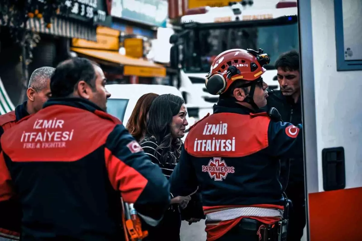 İş hanını alevler sardı, itfaiye 12 kişiyi kurtardı