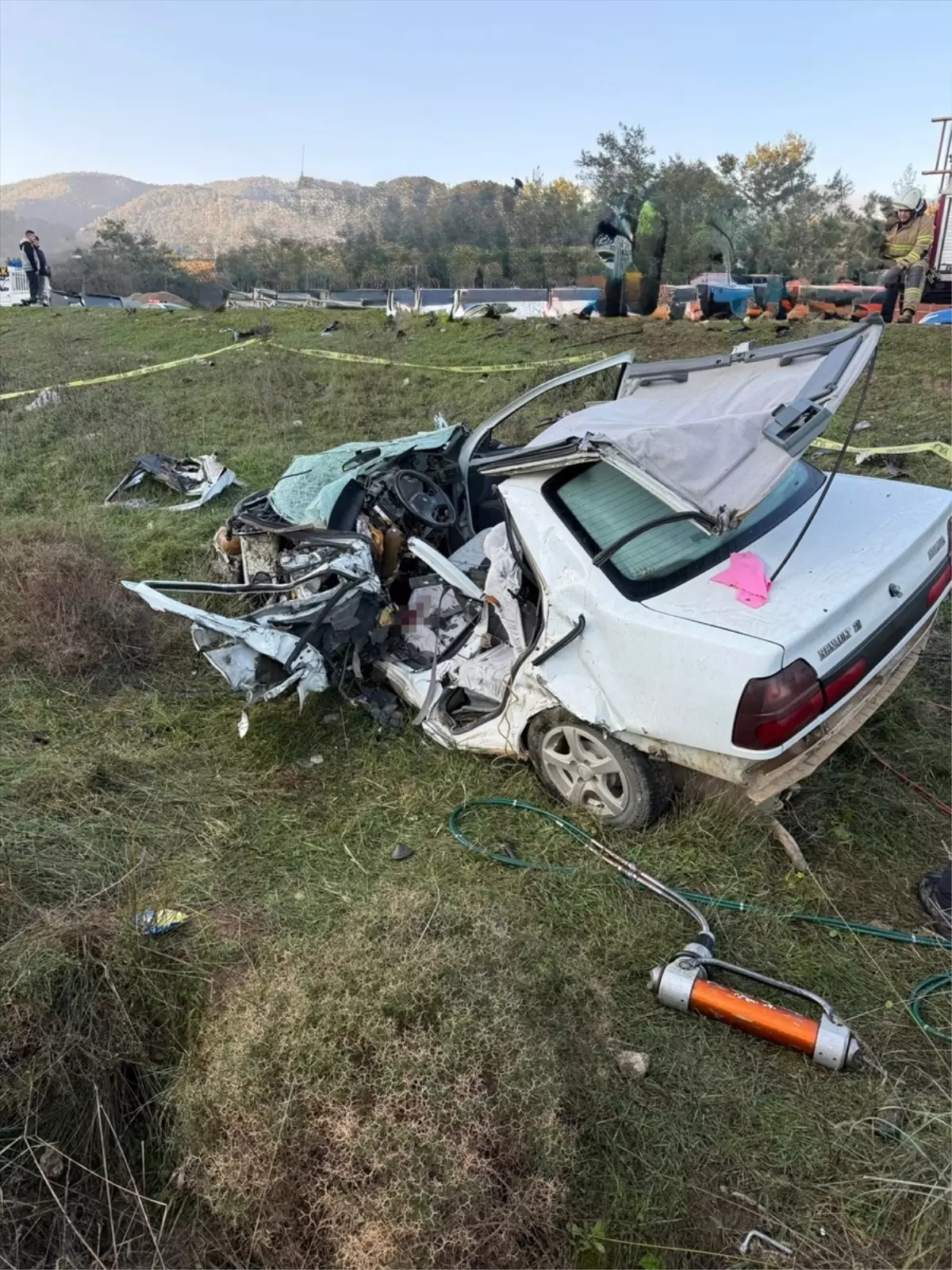 İzmir\'de Trafik Kazası: 1 Ölü, 1 Yaralı