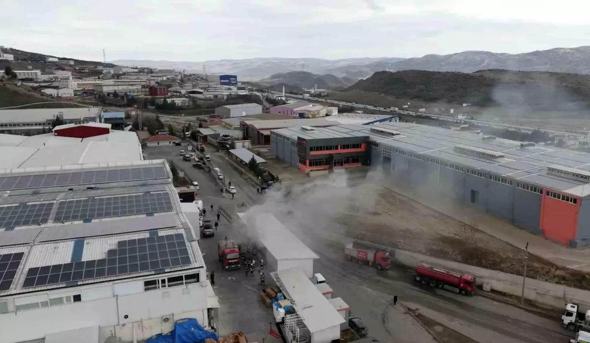 Kırıkkale\'de İki Fabrikada Yangın