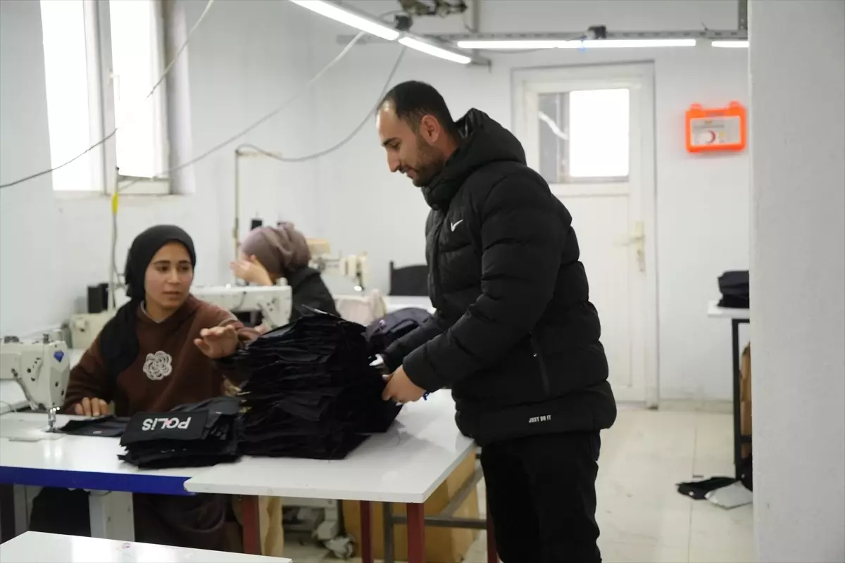 Kırköy\'de Tekstil Fabrikası Gençlere İş İmkanı Sağlıyor