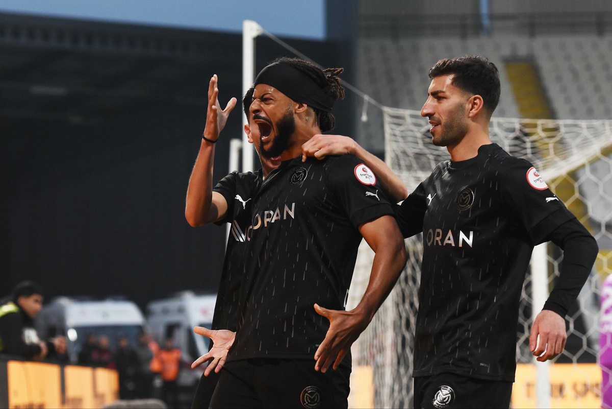 Diony, Manisa FK\'yı kurtardı
