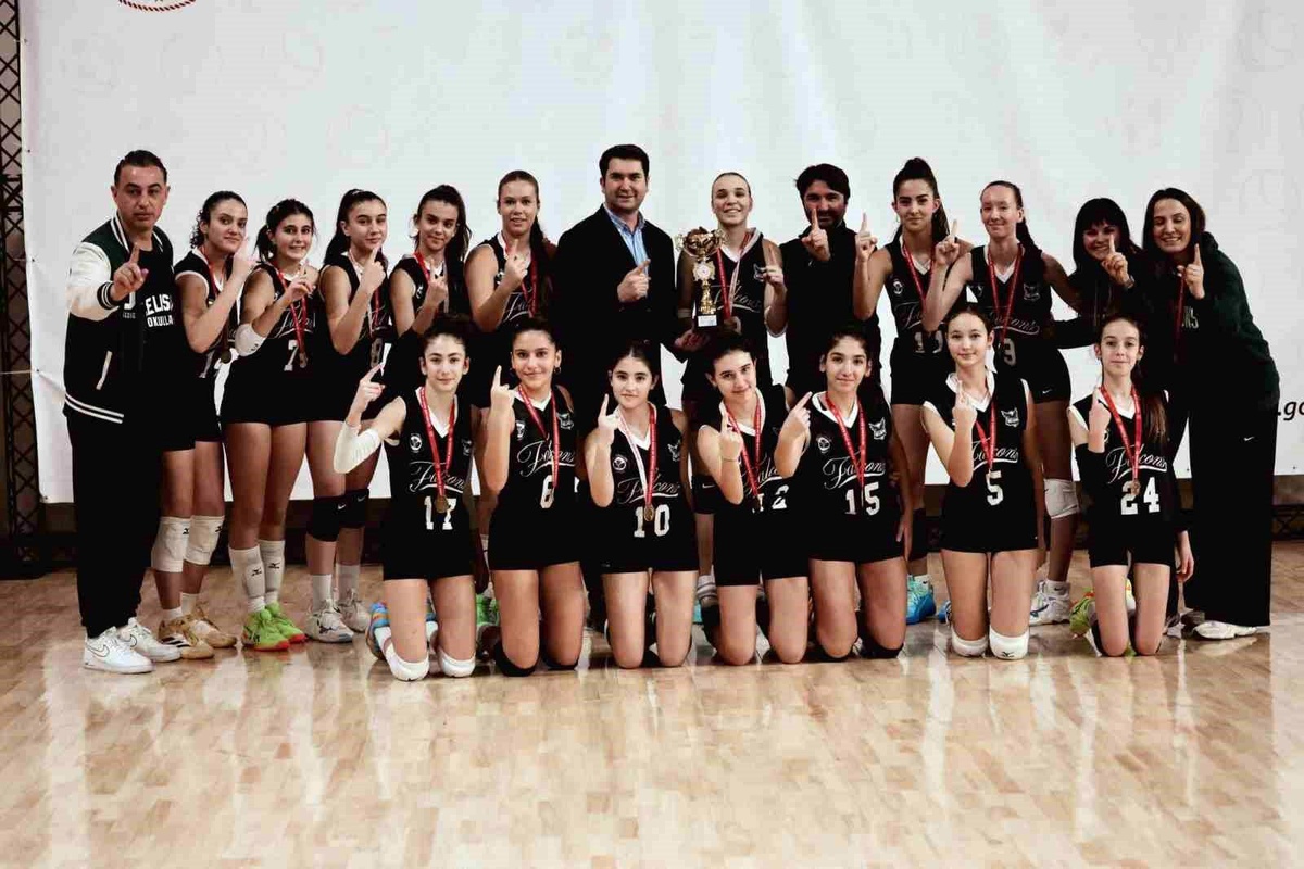Eskişehir\'de Voleybol Yıldız Kızlar Müsabakaları Sonuçlandı