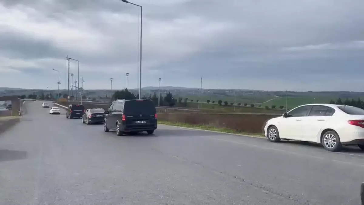 Özgür Özel, İmamoğlu\'nu Silivri\'de Ziyaret Etti