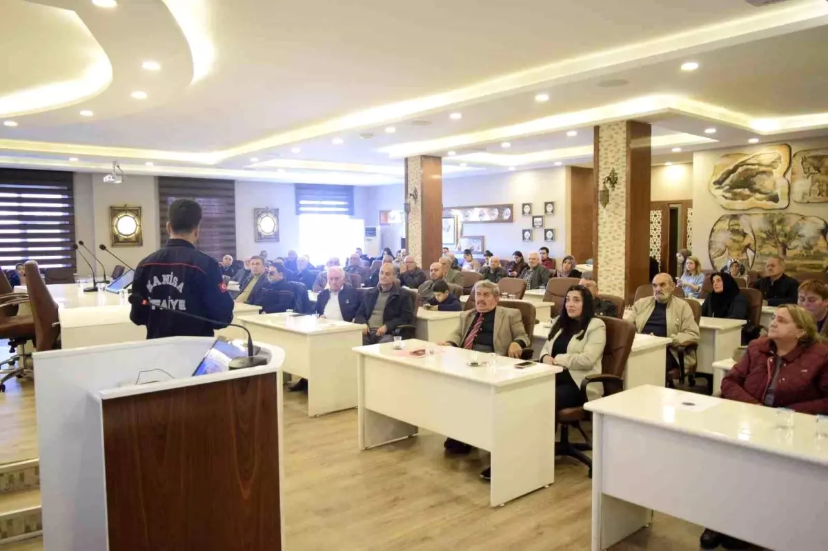 Şehzadeler\'de şehit yakınları ve gazilere afet farkındalık eğitimi