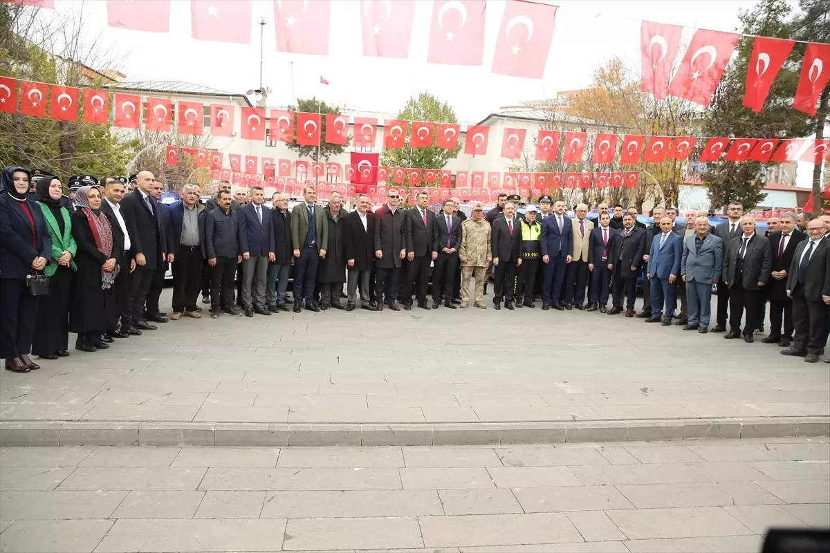 Siirt\'te emniyet ve jandarma teşkilatlarının araç filosu 68 yeni araçla güçlendirildi
