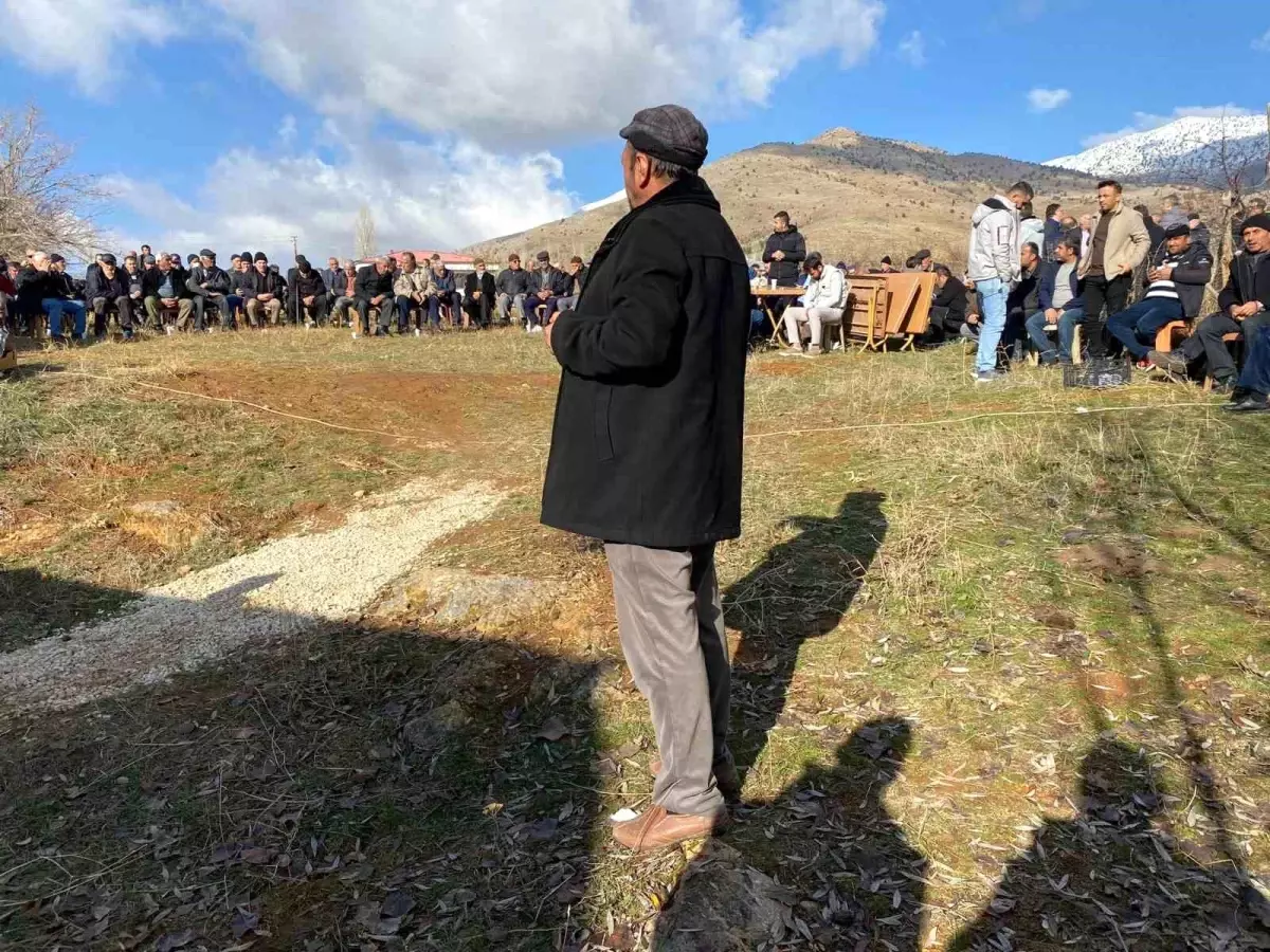 Kayseri\'de Bıçaklanarak Öldürülen Anne Defnedildi