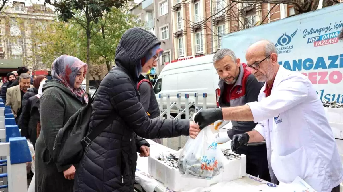Sultangazi Belediyesi\'nden ücretsiz balık dağıtımı
