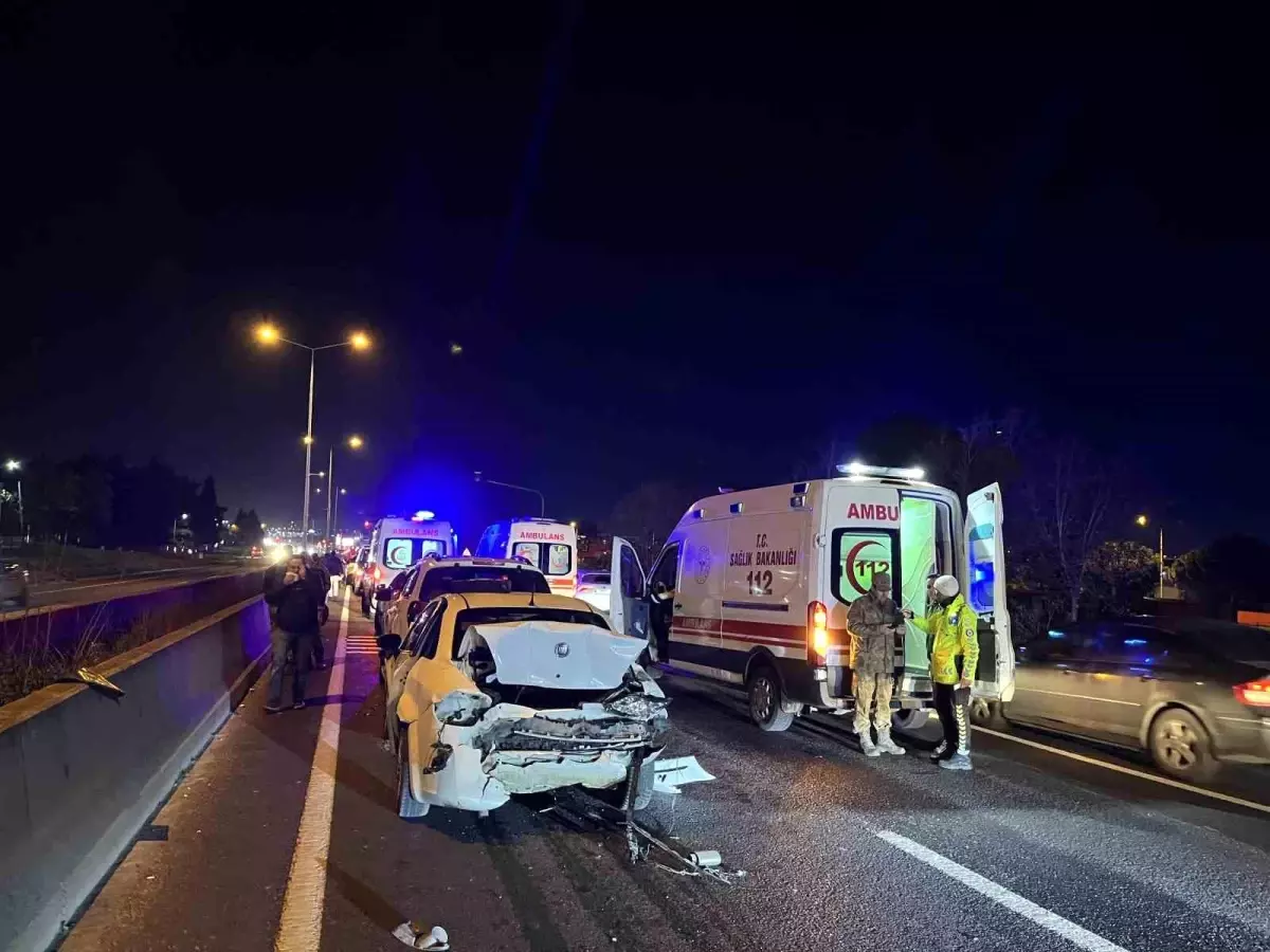 Tekirdağ\'da Zincirleme Kaza: 5 Yaralı