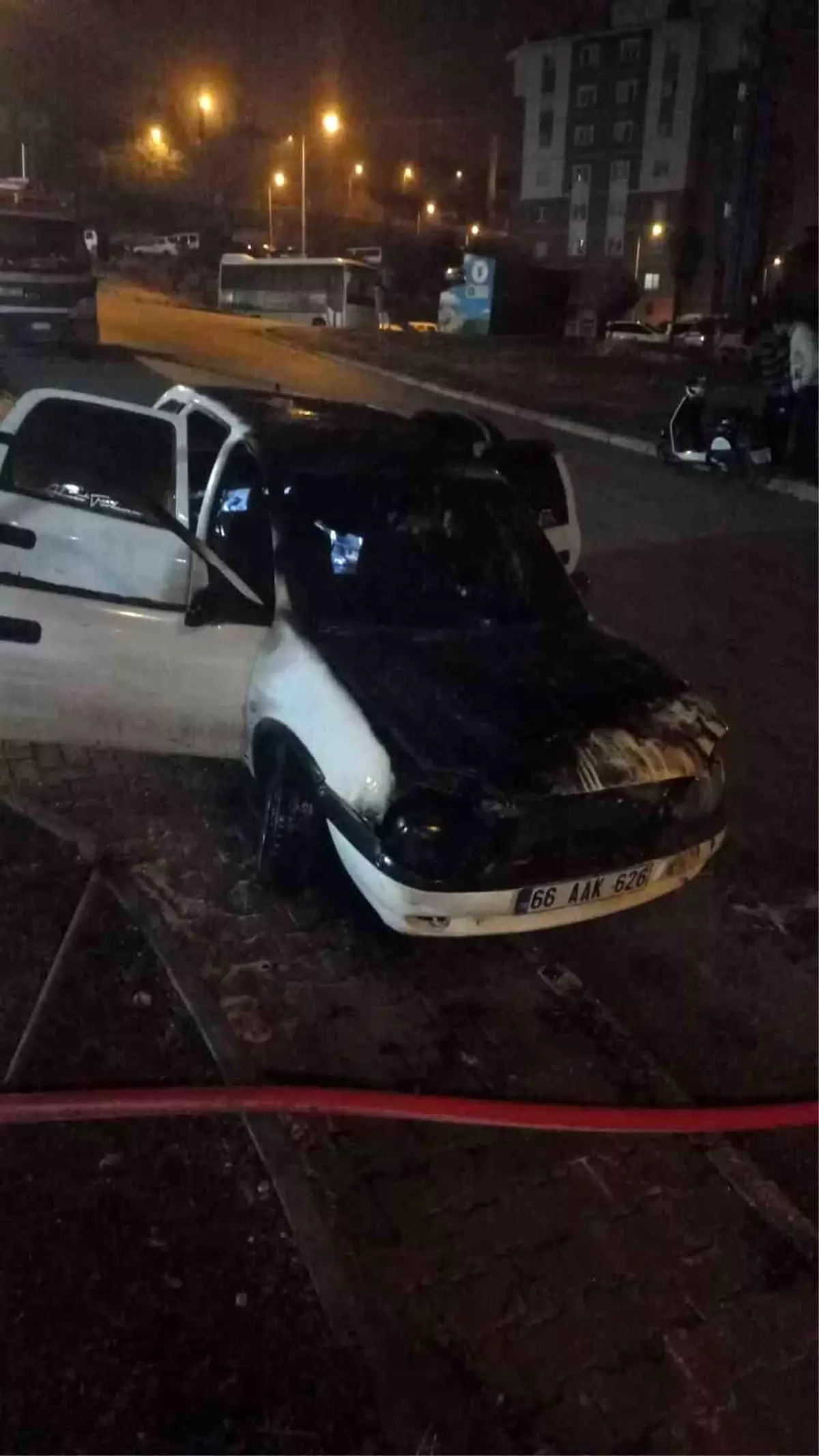 Yozgat\'ta otomobil alevlere teslim oldu