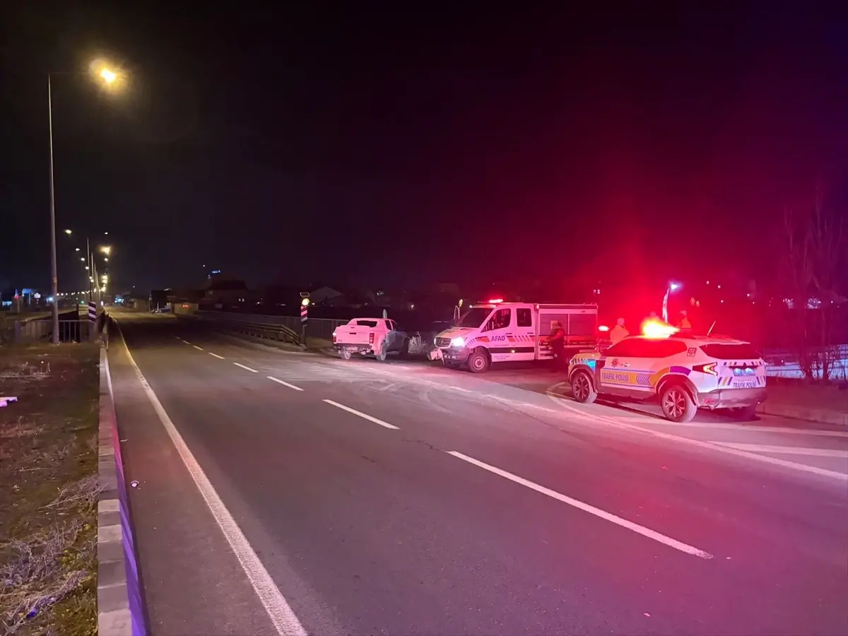 Ağrı\'da Pikap Nehre Düştü: 7 Yaralı