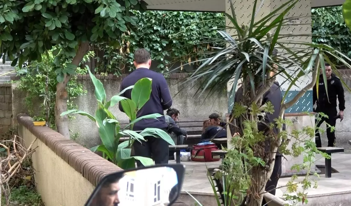 Alanya\'da dayı dehşet saçtı: 1 yeğenini öldürüp diğer yeğeni ve eniştesini yaraladı