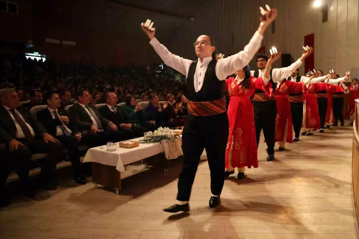 Vetakort Gösterisi Hüzün ve Neşe Doldurdu