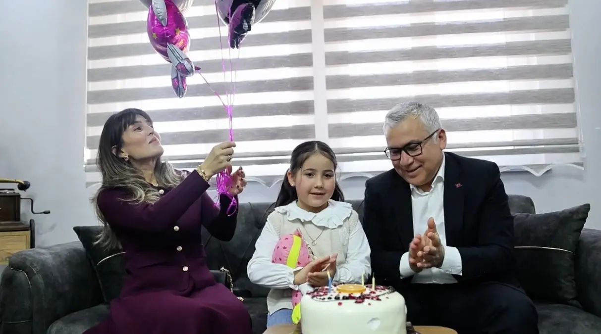 Vali, Asker Kızı Gökçe\'yi Ziyaret Etti