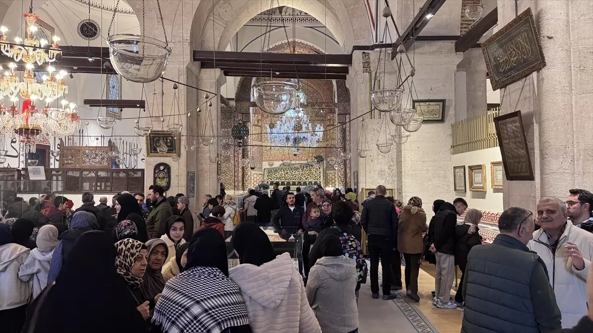 Ateşbaz-ı Veli Türbesi Gelenekleri