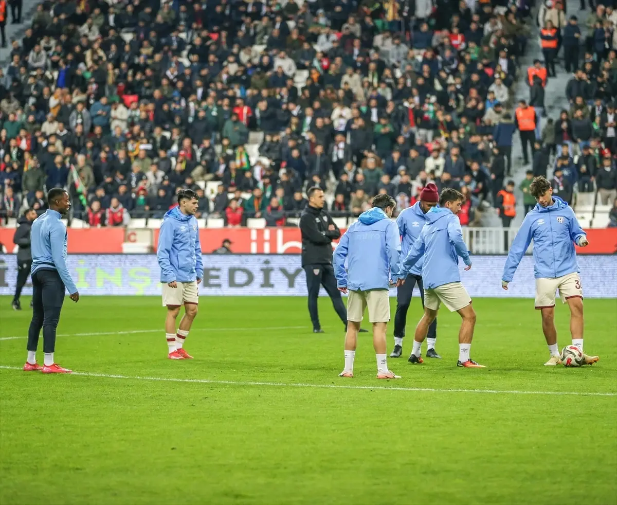 Balkon Tentesi Kırıldı, 53 Yaşında Adam Yaralandı