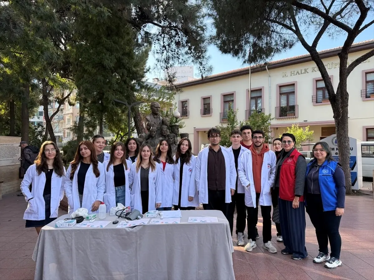 ADÜ Öğrencilerinden Ücretsiz Sağlık Taraması