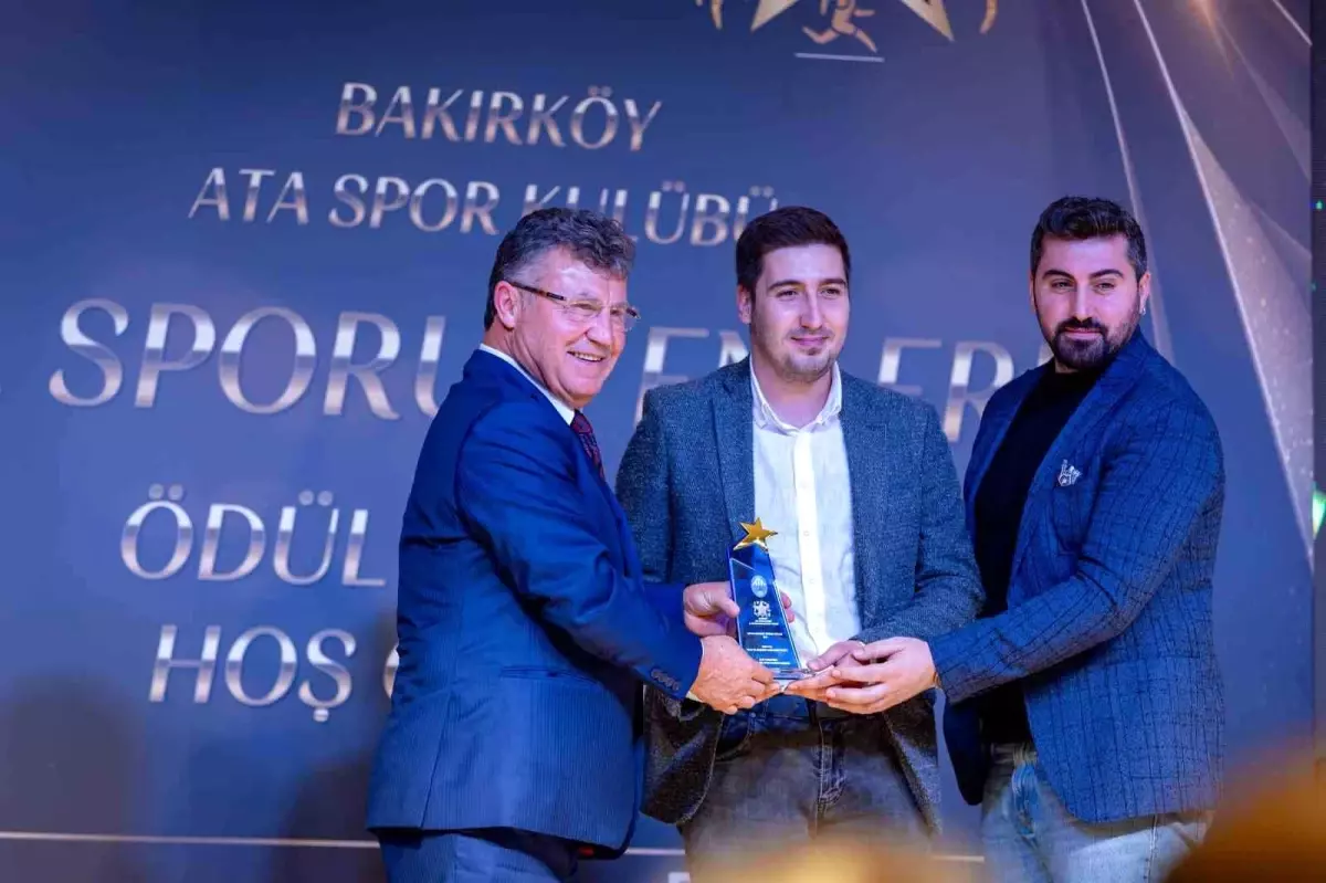Bakırköy Ata Spor Kulübü\'nden İhlas Medya\'ya 2 ödül