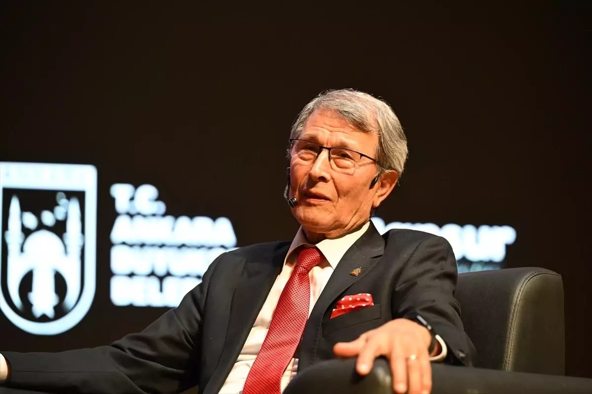 Türk Dili Ailesi Günü Konferansı Yapıldı