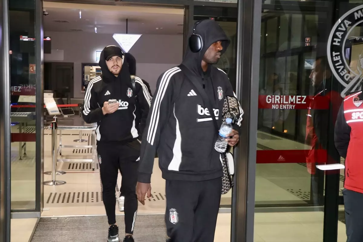 Beşiktaş Trabzon\'a Geldi