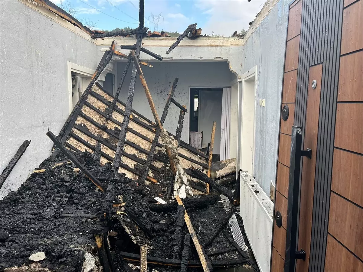 Osmaneli\'nde Ev Yangını