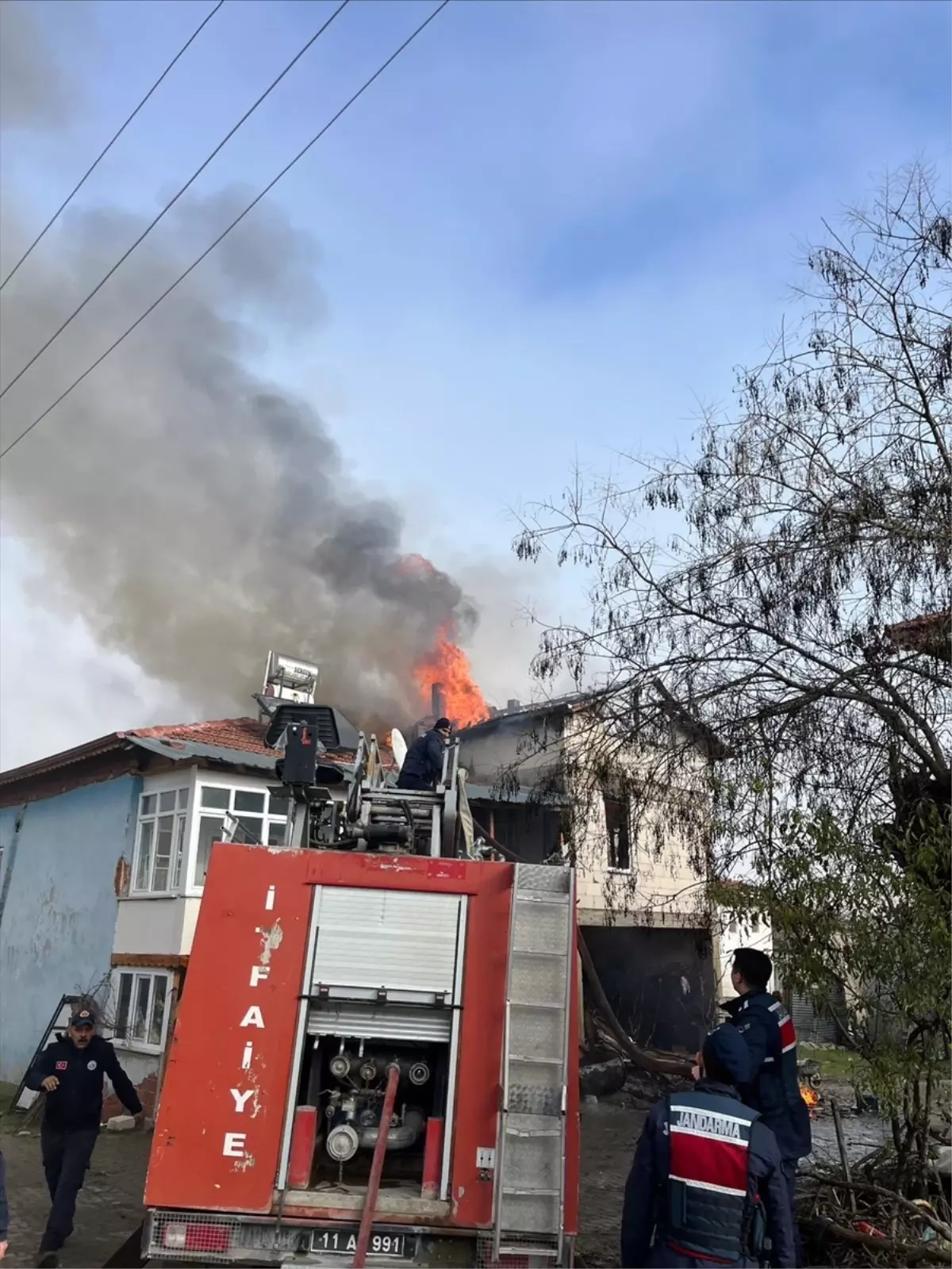 Bilecik\'te Ev Yangını Kontrol Altına Alındı