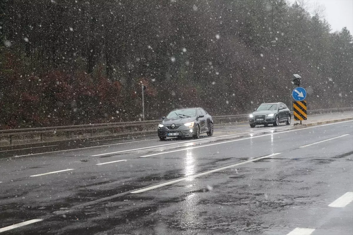 Bolu Dağı\'nda Kar Yağışı Başladı